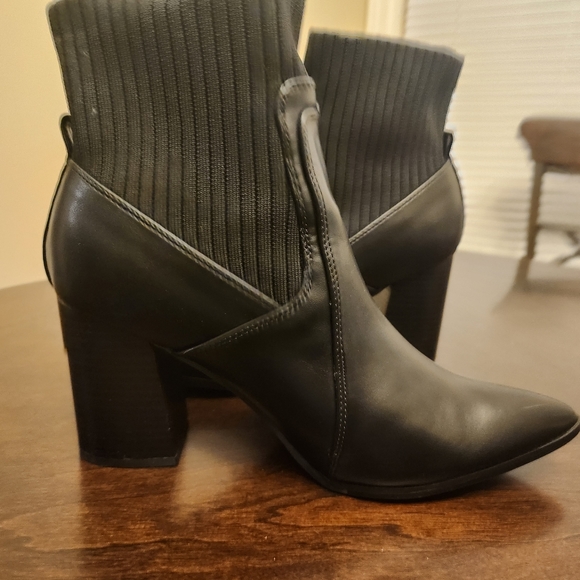 Amazon Bootie - Picture 3 of 4